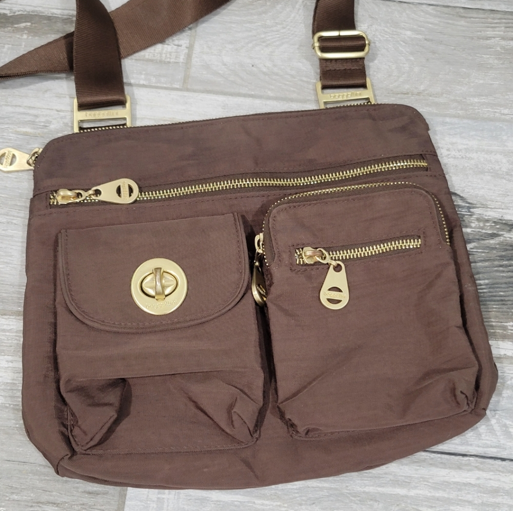 Baggallini "Sydney" Crossbody Organizer Handbag Gem